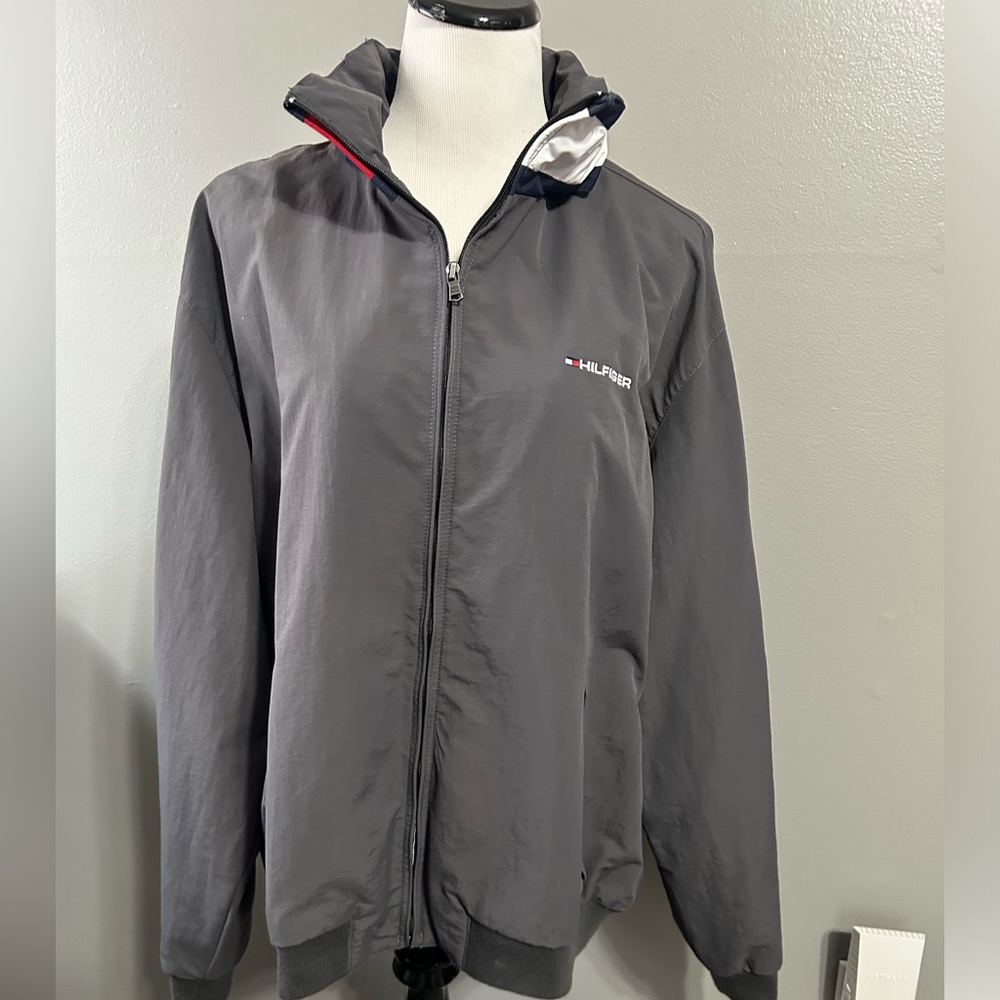 Tommy Hilfiger vintage men’s extra large jacket with front zip and hidden hood